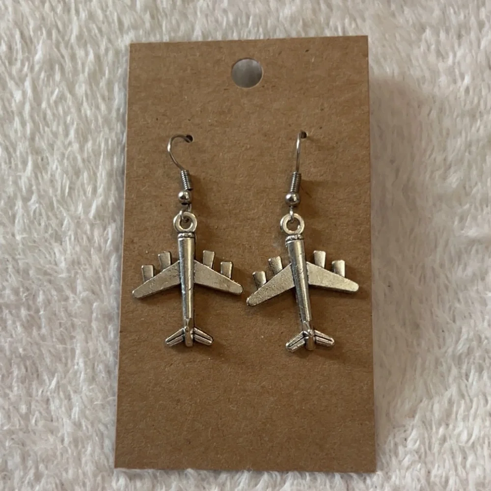 Vintage style airplane ✈️ earrings - Picture 1 of 3